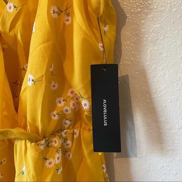 NWT Lulus Floral Romper - Picture 2 of 7